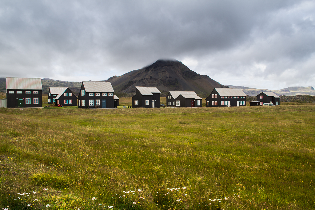 В Исландии есть необычный город Хельнар
