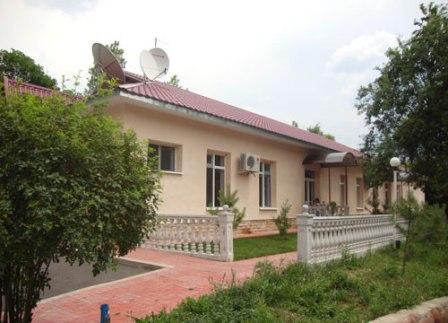 Recreation area Kyzyl-Suv offers accommodation in cottages and two-storey buildings.
